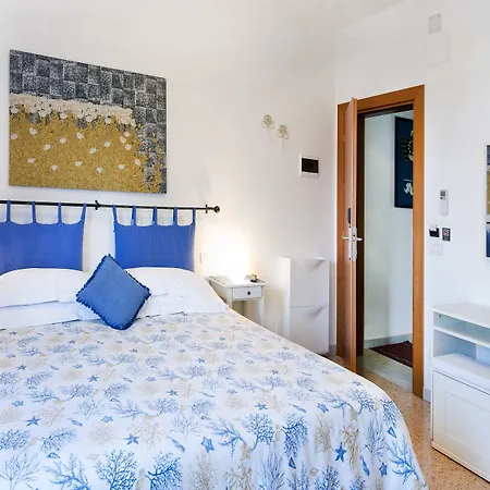 Bed & Breakfast A Due Passi 4*